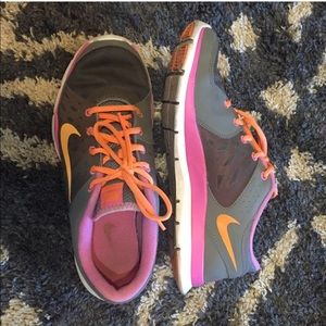 Women’s Nike Tennis Shoes